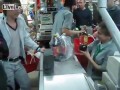Nie mieli karty - zapłacili gotówką