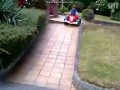 Młody Fernando Alonso zjeżdża do boksu