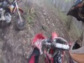 Rzucił w kolegę motocyklem