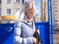 Palaczka na przystanku