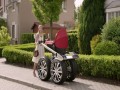 Absurdalne osiedle lansiarzy w reklamie Skody