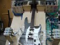 Robot grający na gitarze