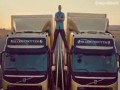 Kto pomagał Van Damowi przy reklamie Volvo.