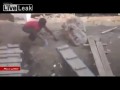 Dzieciak po raz pierwszy widzi laser