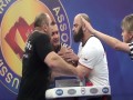 110kg facet z Kaukazu kontra 70kg chłopak z Rosji