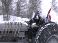 Odśnieżanie przy użyciu 12 cylindrowego Massey Fergusona