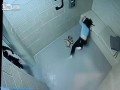 Taśma z okropnej brutalności policji +18