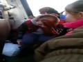 Naćpana matka z małą córką w autobusie