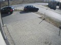 Kobieta zawraca samochodem