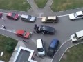 Rosyjski wojskowy kozak kontra osiedlowe ziomki