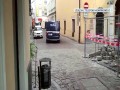 Policja usuwa dane z telefonu reportera, wykręca ręce