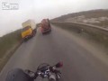 Niecierpliwy motocyklista 