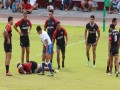 Piłkarz gra w rugby