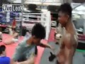 Test wytrzymałości - Buakaw Banchamek