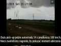 Piorun uderza w samochód