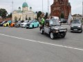 Dziewczyna spada z motocykla