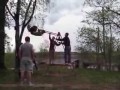 Chciał się popisać na huśtawce