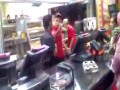 Klient zapytał się muzułmanina z obsługi KFC o Bekon