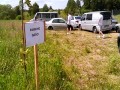 Mecz Wielim Szczecinek - Mechanik Bobolice - uszkodzone samochody po meczu