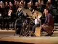Niesamowity mały perkusista