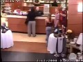 Włożyła rękę w spodnie
