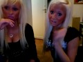 Dwie blond tapeciary