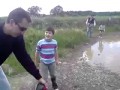 Daj synku, tata Ci pokaże jak się jeździ