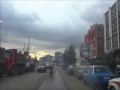 Arab z kozą na rowerze