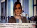 Niesiołowski śmieje się i ucieka przed protestującymi rodzicami