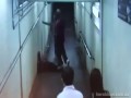 Murzyni rasiści znęcają się nad białym