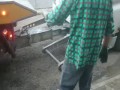 Tir ugrzęzł w dziurze na drodze w Sosnowcu