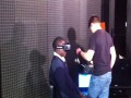 Ugandyjczyk testuje Oculus Rift
