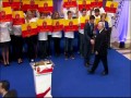 Jarosław Kaczyński całuje w rękę... kandydatów!