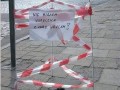 Pies mu nasrał
