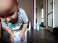 Poranny breakdance z prawie 2 letnim chłopcem