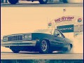 Muscle cars drag racing