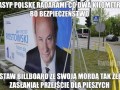 Kretyn w białym kołnierzyku