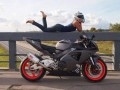 Motocyklistka