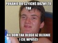 Pukanie do czyichś drzwi to tak