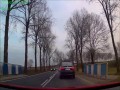 Idiota w BMW wyprzedza na czołowe
