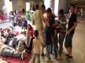 Chciał pomóc imigrantom na peronie to go okradli!