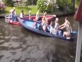 Filmik o tym jak 6 kobiet steruje łódką!!!