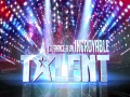 Francuski program Mam Talent uczestnik maluje obrazy penisem
