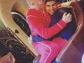 Aktor Jesse Tyler Ferguson z współczesnej rodziny z mężem