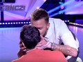 Michal Pirog czule całuje Egurrolę