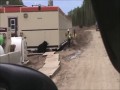 Niebezpieczny atak niedźwiedzia na polu naftowym