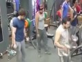 Bo na siłowni najważniejsza jest asekuracja