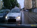 Taksówkarz zajechał drogę. Zamiast przeprosić, grozi kobiecie