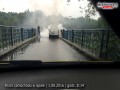 Pożar samochodu na moście w Spale