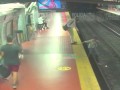 Użyszkodnik smertfona w metrze